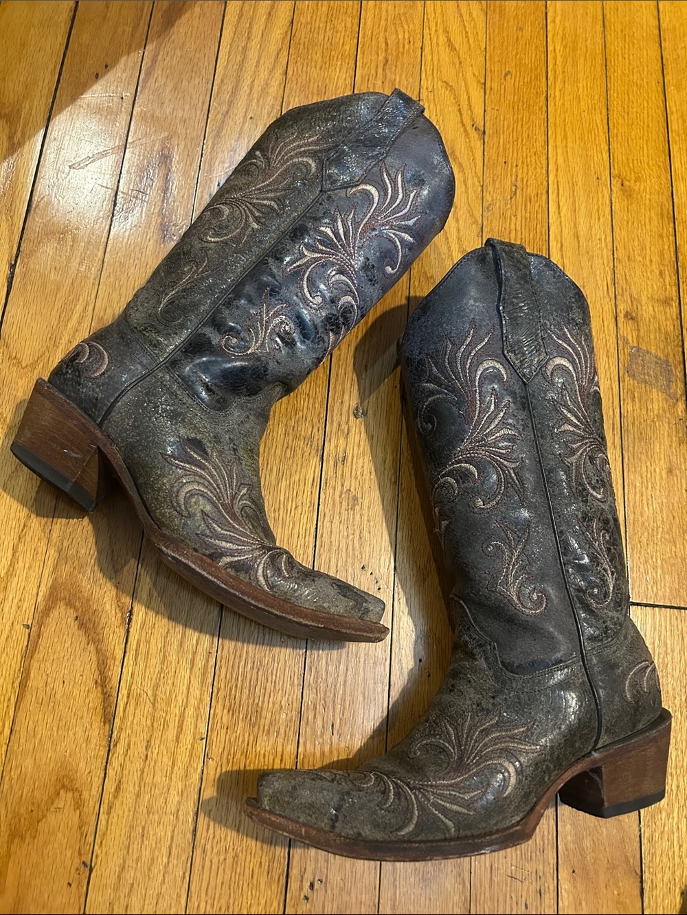 Circle G Brown Leather Cowboy Boots with Black Logo